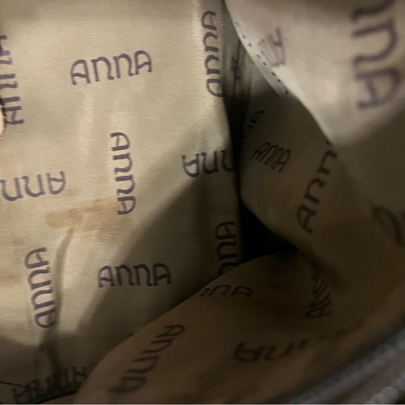 Hand-Painted Leather Bag with Butterfly Design - Picture 7 of 8